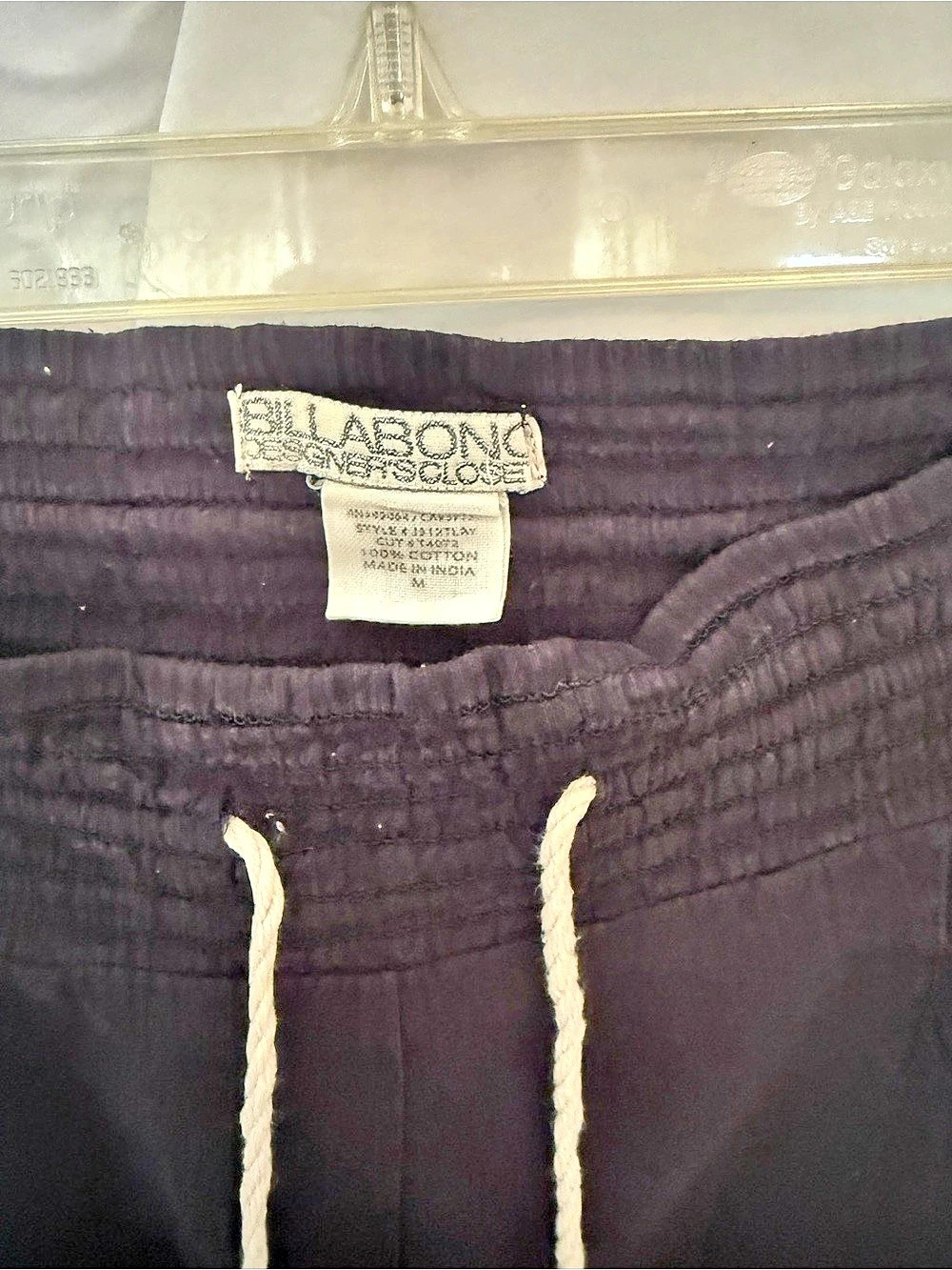Billabong Wide Leg Pants in Black Size Medium Like New - Picture 3 of 3